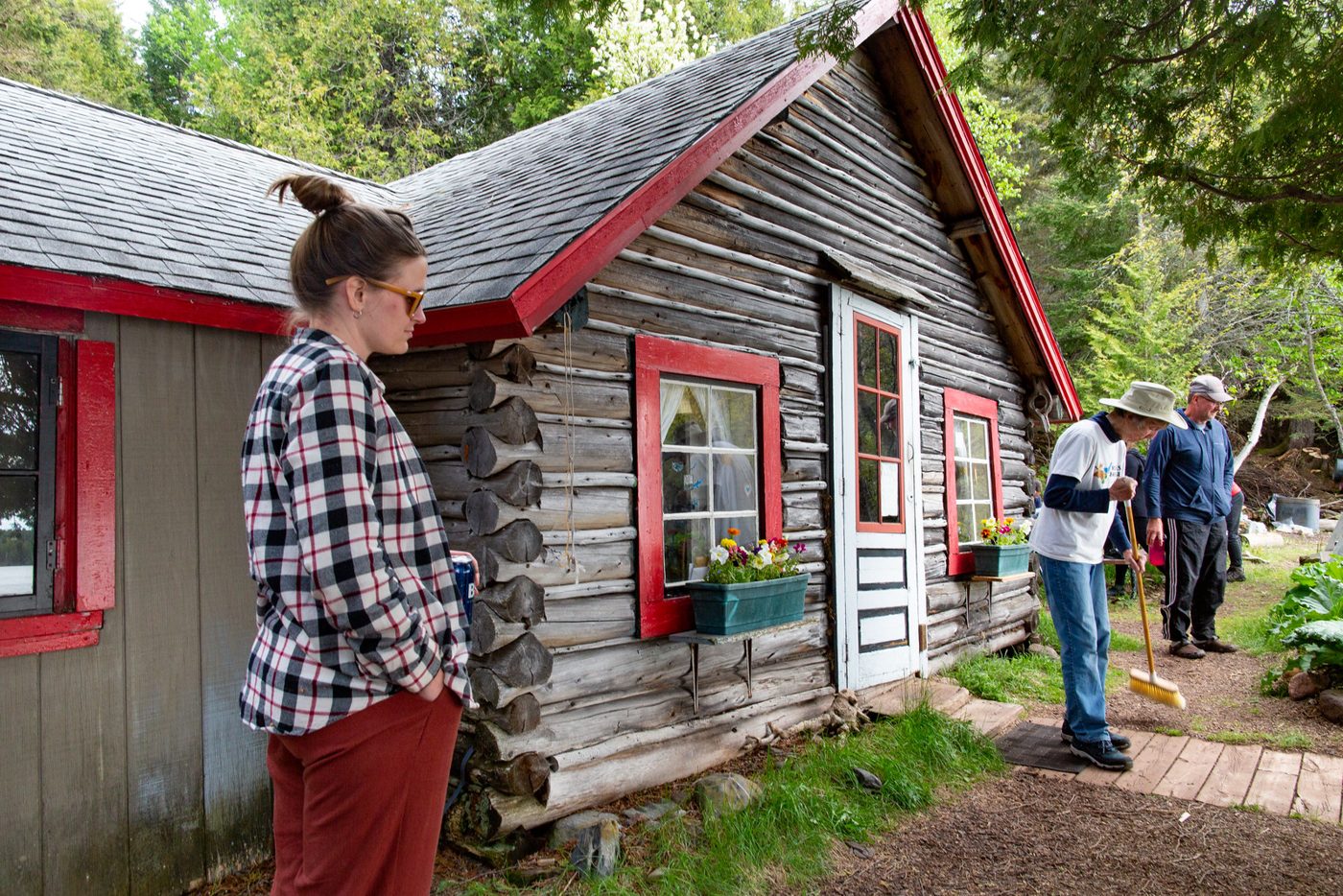 Log cabin.